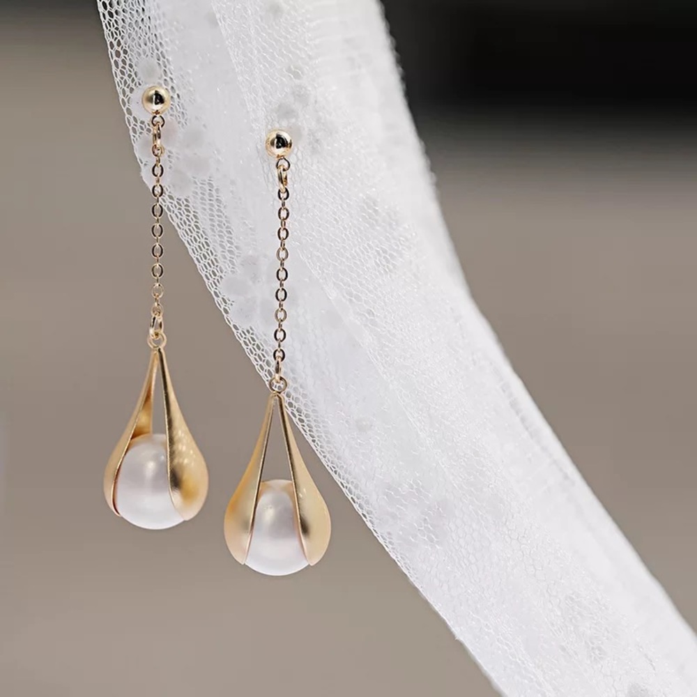 Earrings - Picture 4 of 4